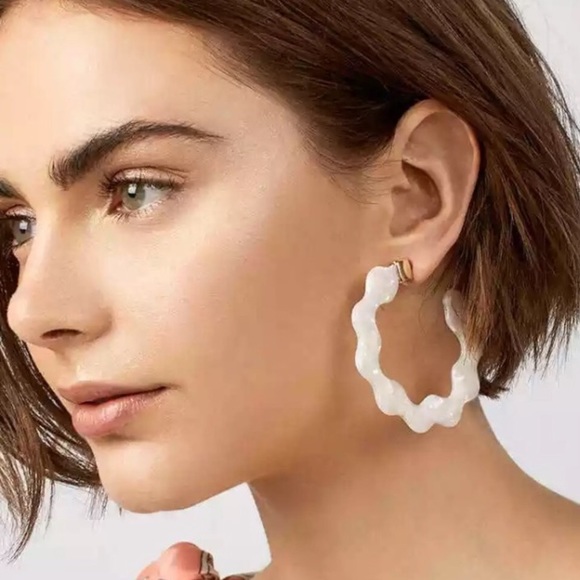 Jewelry - FREE when bundled! White Scalloped Hoop Earrings!